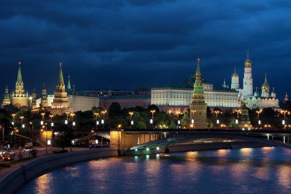 Приморец пригрозил взорвать свой джип у Кремля