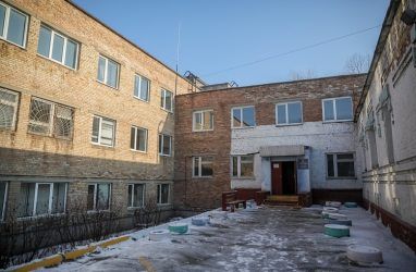 Во Владивостоке объявили тендер на ремонт школы, о которой рассказывали Путину