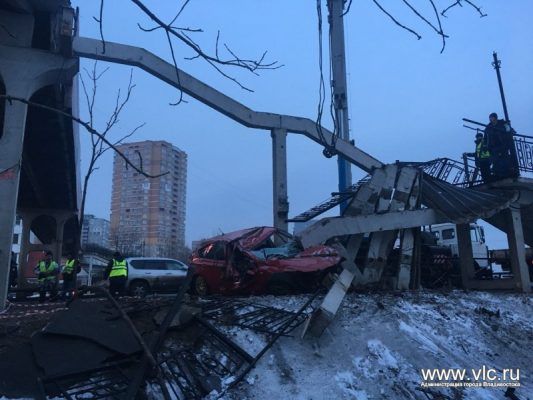 Водитель, который снёс часть виадука во Владивостоке, заплатит более миллиона рублей — мэрия