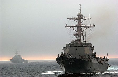 Обзор: эсминец ВМС США, который прошёл вблизи Владивостока, вооружён крылатыми ракетами «Томагавк»