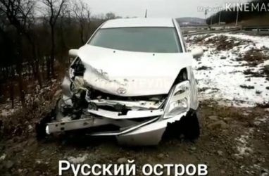 Загадочное ДТП во Владивостоке: водитель съехал с дороги и пропал