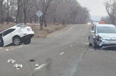 Ребёнок отвлёк автомобилистку в Приморье, после чего произошло ДТП