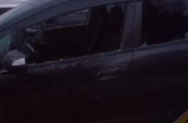 В Приморье неадекватная женщина разбила семь автомобилей
