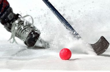 Арсеньевский «Восток» одержал две победы подряд в первенстве России по хоккею с мячом