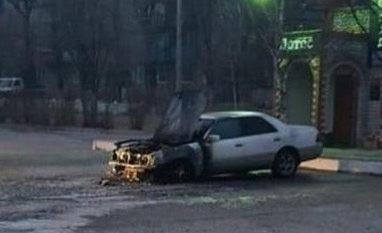 Приморец объявил вознаграждение за информацию о поджигателях своего авто