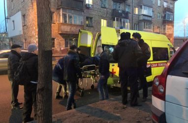 Кошмарное ДТП во Владивостоке: автомобилист сбил семью и скрылся