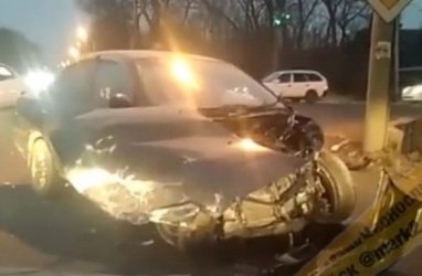 В результате жуткого ДТП в Приморье два автомобиля превратились в металлолом