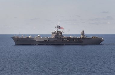 Флагман Седьмого флота США оказался в сотнях километров от Владивостока