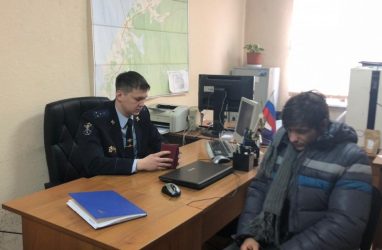 Наезд на семью во Владивостоке: подозреваемый задержан