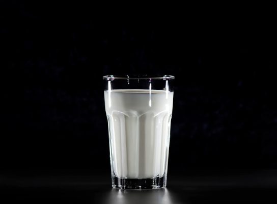 Молоко, стакан молока