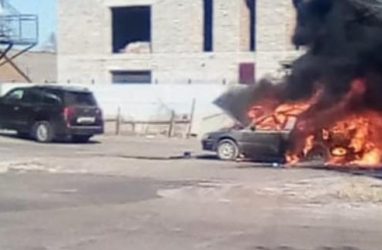 В Приморье машина выгорела дотла