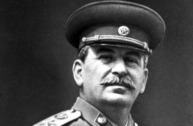 Приморские коммунисты решили установить мемориальную доску Сталину
