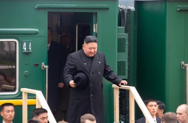 Поезд лидера КНДР прибыл на вокзал Владивостока