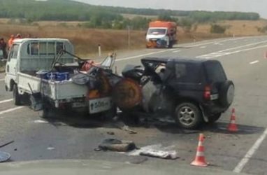 Машины получили катастрофические повреждения в ДТП в Приморье