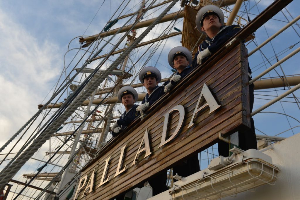 "Паллада", курсанты, моряки