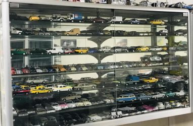 Во Владивостоке выставили на продажу уникальную коллекцию из 1500 моделей автомашин