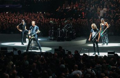 Группа Metallica сыграла в Москве песню «Группа крови»