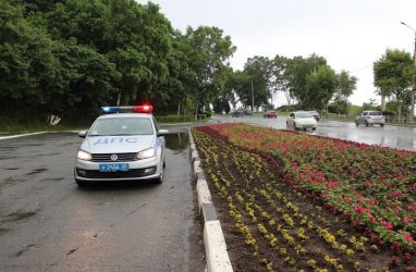 Поездка по цветочной клумбе для автомобилиста из Приморья закончилась арестом