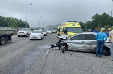 Смертельное ДТП во Владивостоке: водитель вылетел из машины