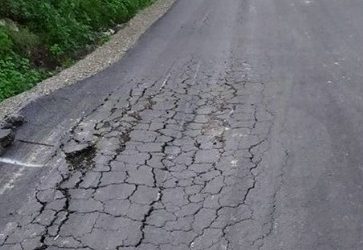 «Асфальт весь в трещинах!»: жители Приморья пожаловались на ремонт дороги