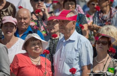 В Приморье насчитали 16 пар со стажем семейной жизни 60 лет