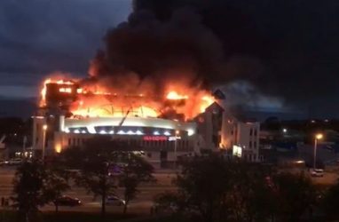 Очевидцы рассказали о пожаре в ТЦ «Максим» во Владивостоке