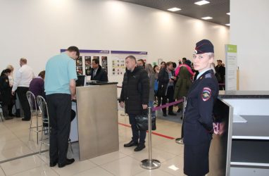 На покупку авиабилетов для выдворяемых из Приморья иностранцев направили миллионы рублей