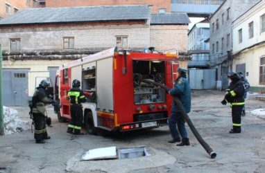 В СИЗО Владивостока прошли совместные учения пожарных ФСИН и МЧС