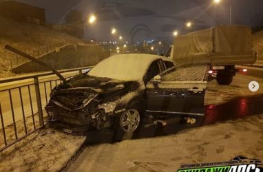 «Водителя проткнуло леером»: кошмарное ДТП со смертельным исходом произошло во Владивостоке