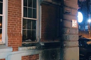 Во Владивостоке попытались сжечь салон красоты в историческом здании