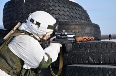 В Приморье солдат научат стрелять из автомата с качающегося бревна
