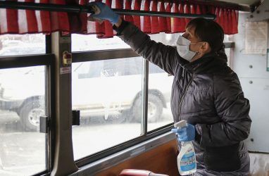 Во Владивостоке открыли пункты санобработки общественного транспорта и такси