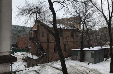 Житель Владивостока призвал чиновников спасти дом в историческом центре города