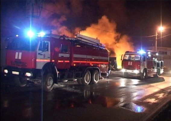 Пожар, пожарная машина. Фото - пресс-служба МЧС по Приморскому краю