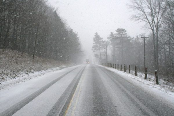 Снег, метель, дорога, зима. Фото - pixabay