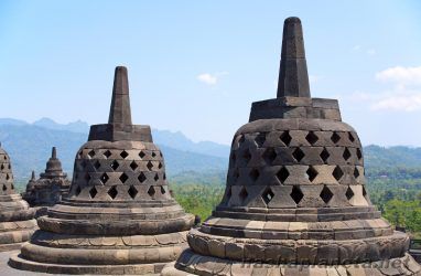 Главная достопримечательность Индонезии храм Боробудур
