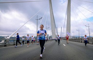 Победителями V Владивостокского марафона стали бегуны из Новосибирска и Хабаровска