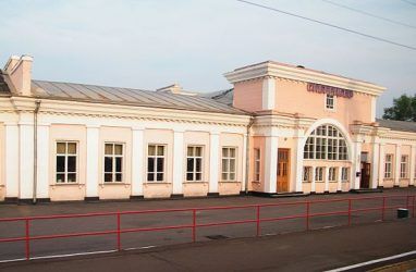 Прокуратура проверит обстоятельства крушения железнодорожных кранов в Приморье