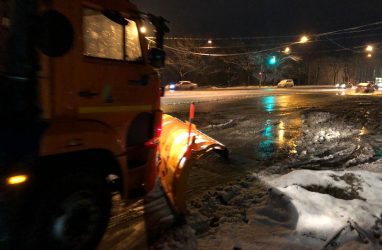 Дороги превратились в «каток» после мокрого снега во Владивостоке