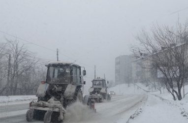 Видимость — несколько метров: сильная метель царит во Владивостоке