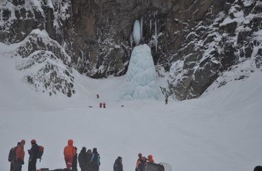 Туристы из Приморья пострадали при обрушении ледника на Камчатке
