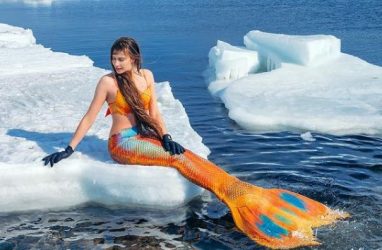 Девушка-русалка из Владивостока рассказала, как тяжело фотографироваться в ледяной воде