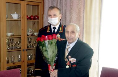 Ветеран Великой Отечественной войны стал гражданином России в 94 года