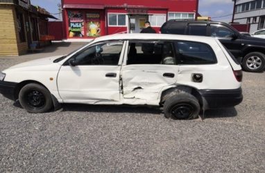 В Приморье 80-летний автомобилист с 46-летним стажем вождения попал в серьёзное ДТП