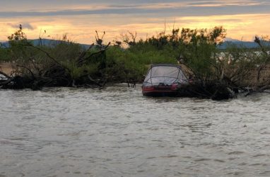 В Приморье на озере Ханка обнаружили тела двоих туристов