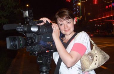 Во Владивостоке простились с известной телеведущей Еленой Богдановой
