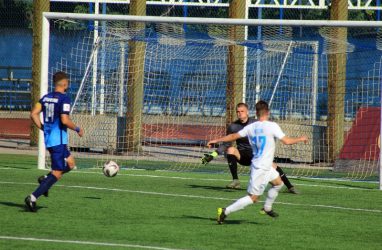 Футболисты из Владивостока упустили победу в «динамовском» дерби в Брянске