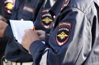 Женщина в Приморье собрала 300 человек и получила штраф