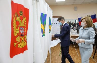 «Делаю это всегда с удовольствием»: как голосовал губернатор Приморья