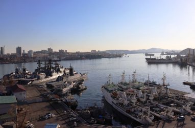 Новый «Еруслан»?: в порту Владивосток бросили траулер «Берег мечты»